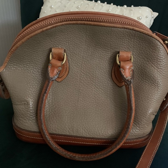 Dooney & Bourke tan handbag - Picture 3 of 4